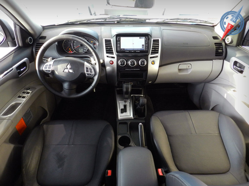 Интерьер практически без изменений унаследован от грузового собрата