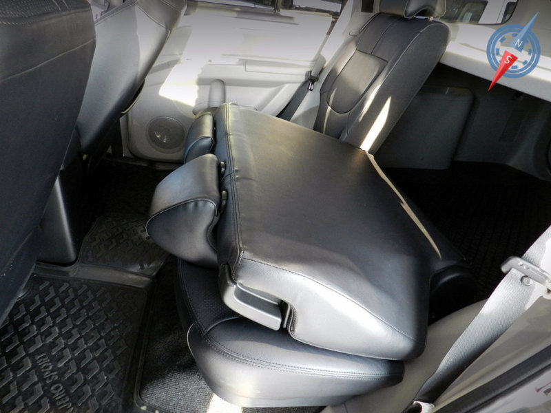 Спинка заднего сидения регулируется в пропорции 60:40