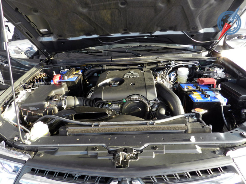 Два аккумулятора – противовес Mitsubishi русской зиме