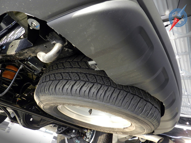 Запасное колесо под задним свесом – удивительно неудобное решение