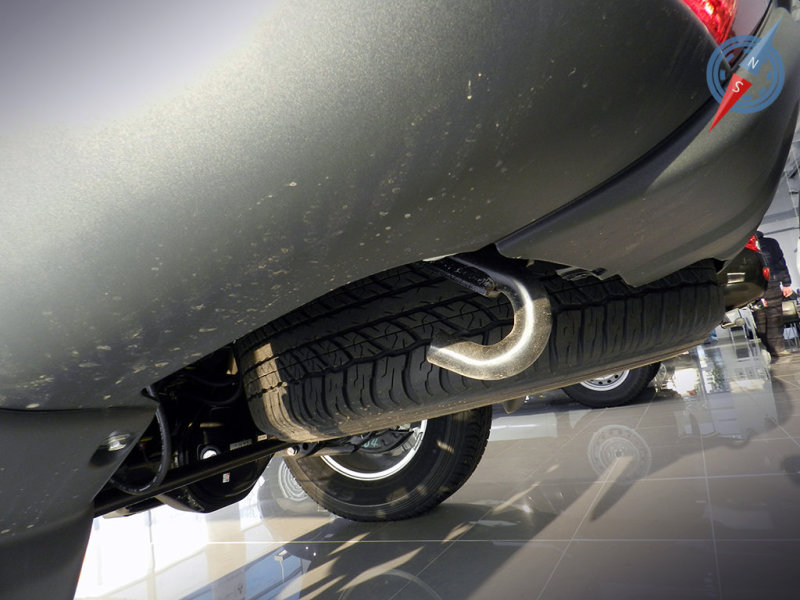 … сзади расположены массивные, легкодоступные буксировочные проушины