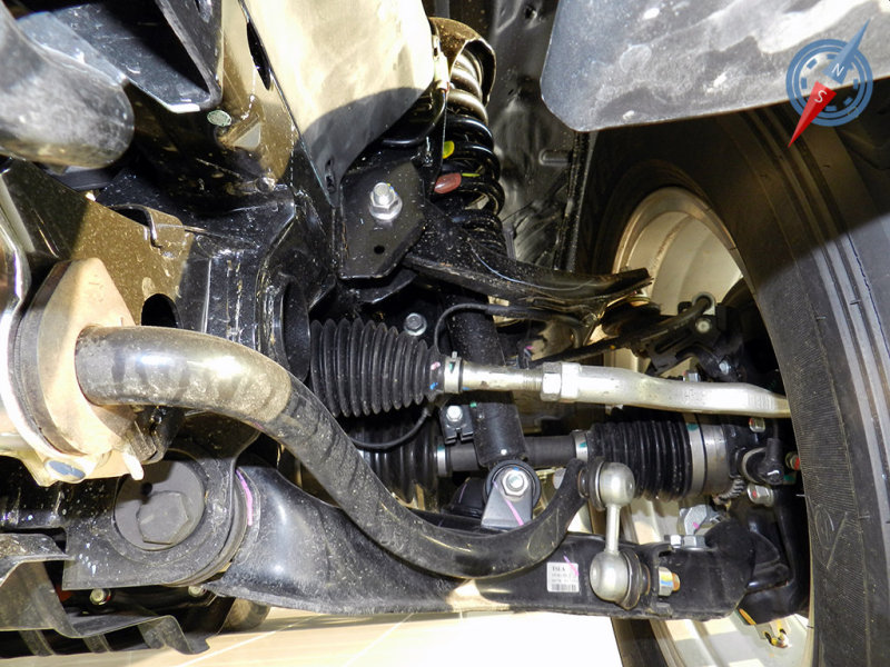 В передней подвеске обосновалась проверенная временем двухрычажная схема, а сзади…