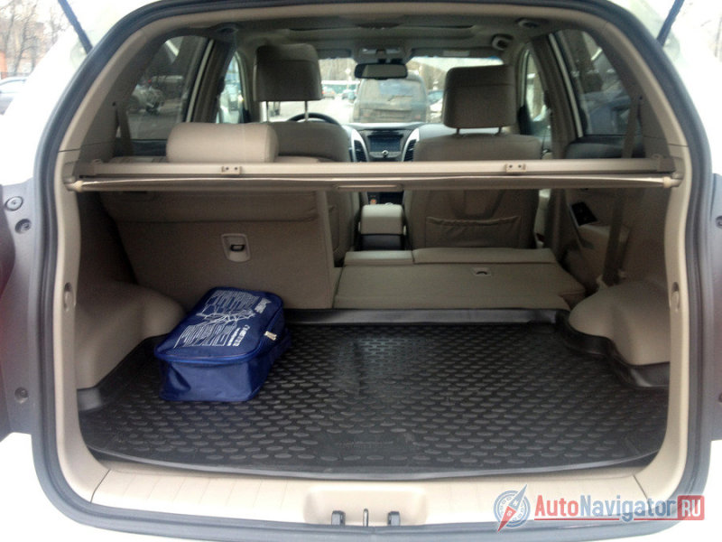Объём багажника составляет 486 литров, а если сложить спинки заднего дивана, то объем для поклажи увеличится до 1312 литров