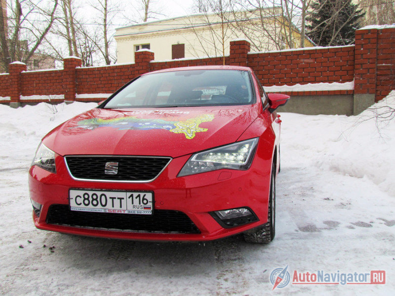 Передняя часть новой машины тесно перекликается с рестайлинговой SEAT Ibiza, из-за чего марку сразу же обвинили в масштабировании одной идеи