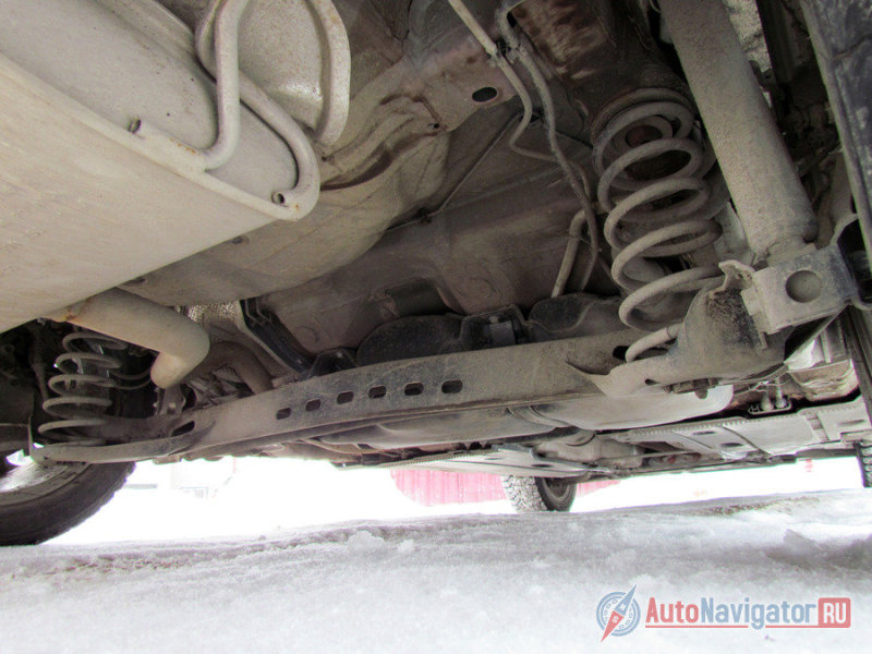 Новый Leon – один из автомобилей, построенных на модульной платформе MQB, характерной для современных моделей концерна в сегменте (Audi A3, Skoda Octavia A7, Volkswagen Golf 7). Потому отныне и он имеет многорычажку в конструкции задней подвески только с наиболее мощным мотором, довольствуясь, в остальных случаях, полузависимой балкой