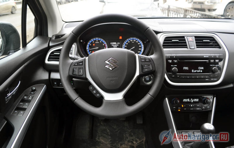 Там, где мы можем потрогать – пластик мягкий, там, куда надо тянуться – жесткий