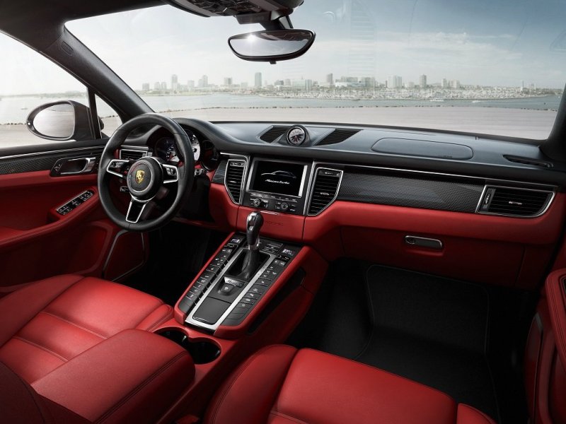 Интерьер выполнен на уровне более дорогих моделей