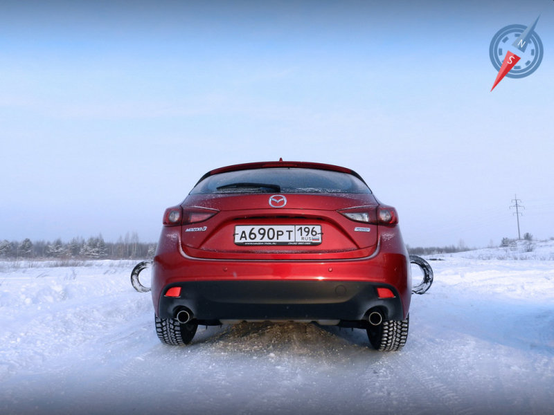 Хэтчбек выглядит более спортивным. Не зря двухлитровый мотор был именно на нем