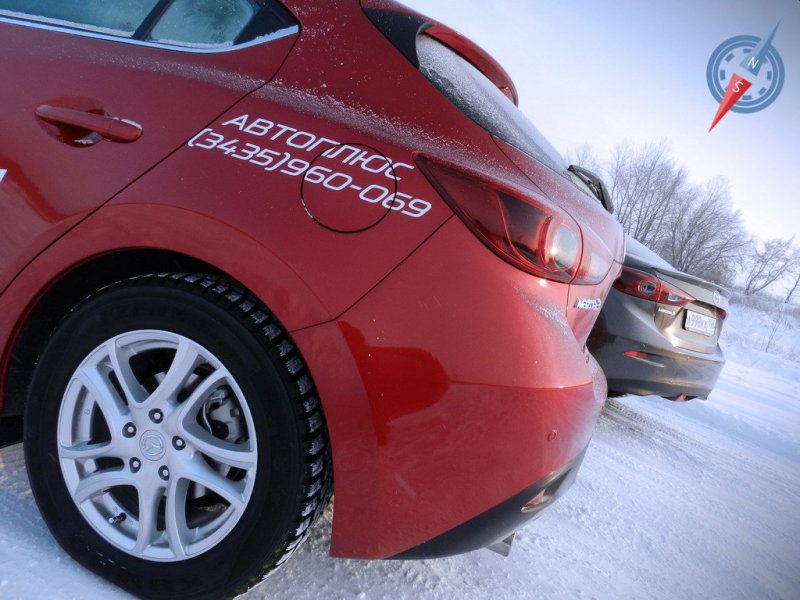 Седан с таких ракурсов смотрится более солидно и сдержанно