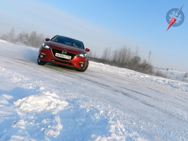 Заносу задней оси Mazda 3 не подвержена, однако, если отключить систему стабилизации...