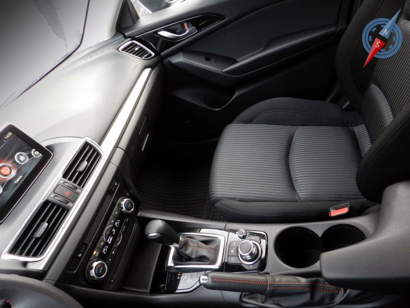 Длинная подушка сиденья в дальней поездке оказалась хорошим средством от затекания нижних конечностей