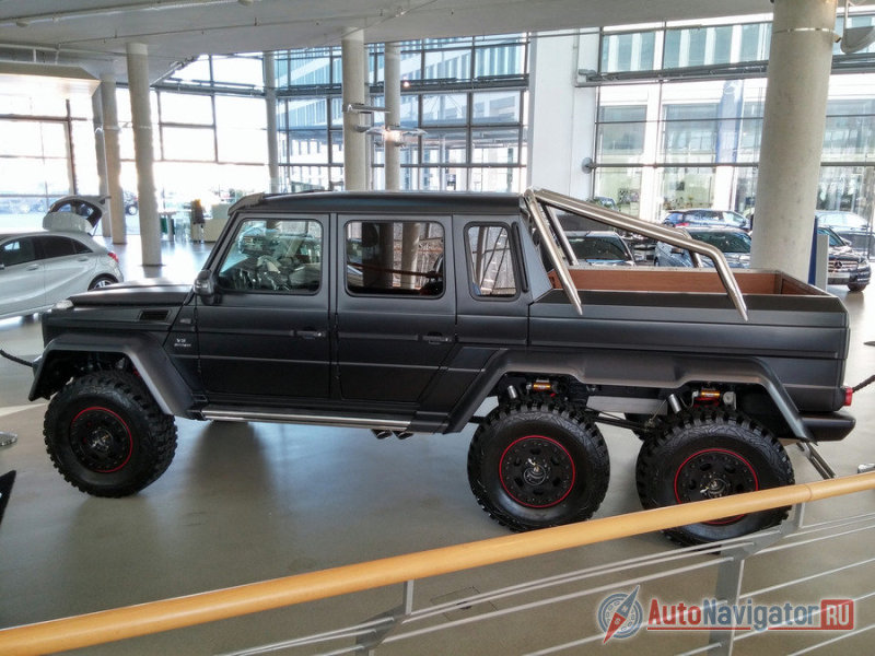 Немецкий «танк» – это очередная демонстрация превосходства компании Mercedes-Benz, самоходный памятник современным технологиям и просто потрясающая машина