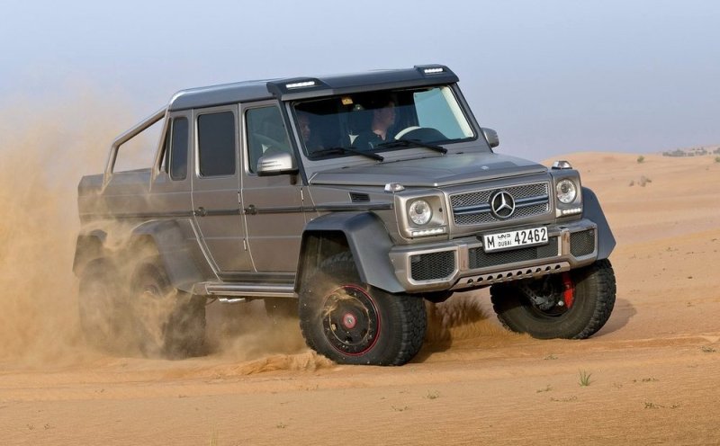 Mercedes-Benz G63 AMG 6x6 в России доступен за 21 340 000 рублей!