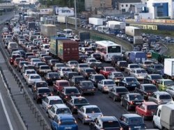 С пробками в Москве будут бороться с помощью арендного жилья