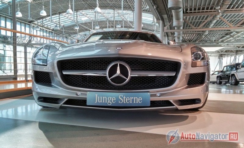 Каким бы совершенным ни был SLS AMG, время, к сожалению, берет своё: недавно автомобиль-легенда отправился на покой