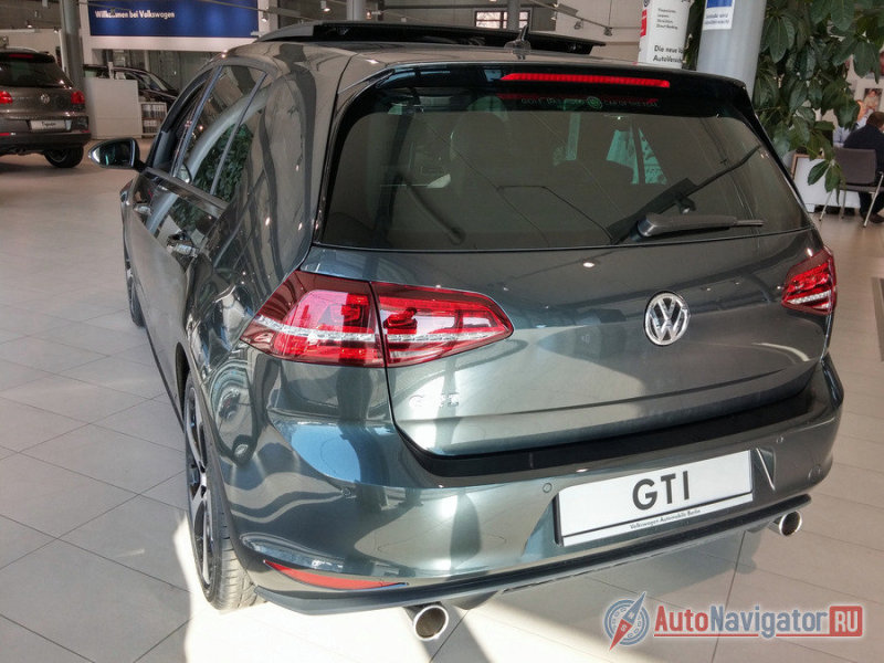 Спортивная подвеска Golf GTI отличается клиренсом, уменьшенным на 15 мм (по сравнению со стандартным «Гольфом»)