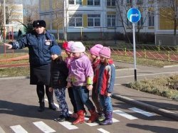 ГИБДД Москвы напоминает родителям о безопасности детей на дорогах