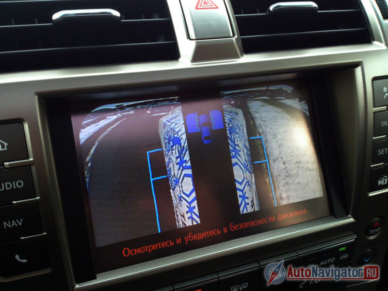 Очень помогают камеры кругового обзора