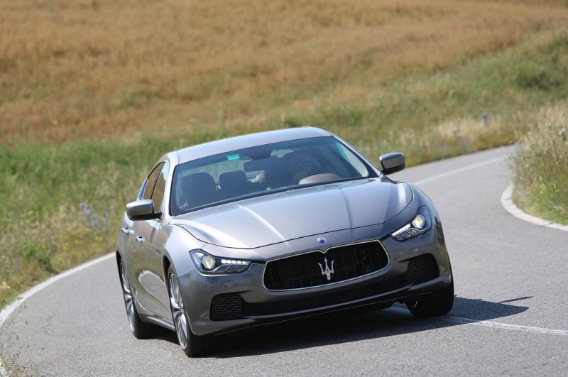 Спорт-седан Maserati хорош в быстрых виражах