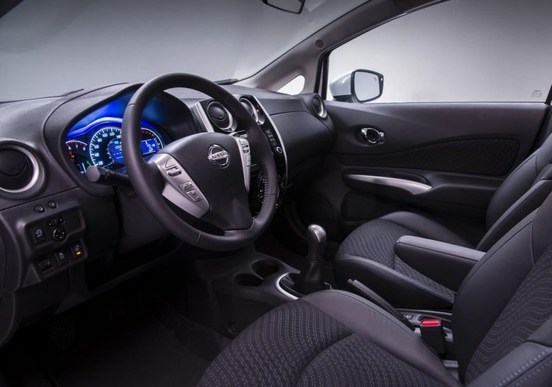 Автомобиль примечателен уникальным «Щитом безопасности Nissan» (Nissan Safety Shield)