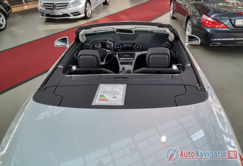 Mercedes-Benz SL-Class - классический 2-местный родстер