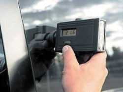 ГИБДД Москвы проводит рейд по выявлению излишне тонированных автомобилей