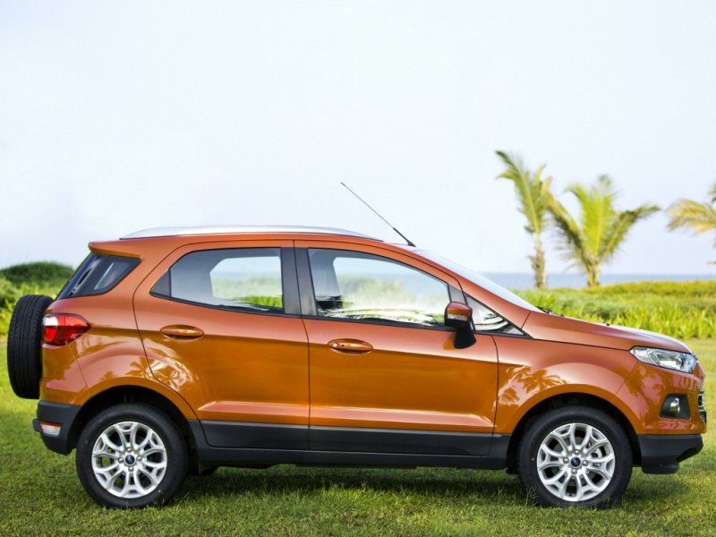 На взгляд, компактный «спорт-хозяйственник» (размерный класс B) не так уж и мал