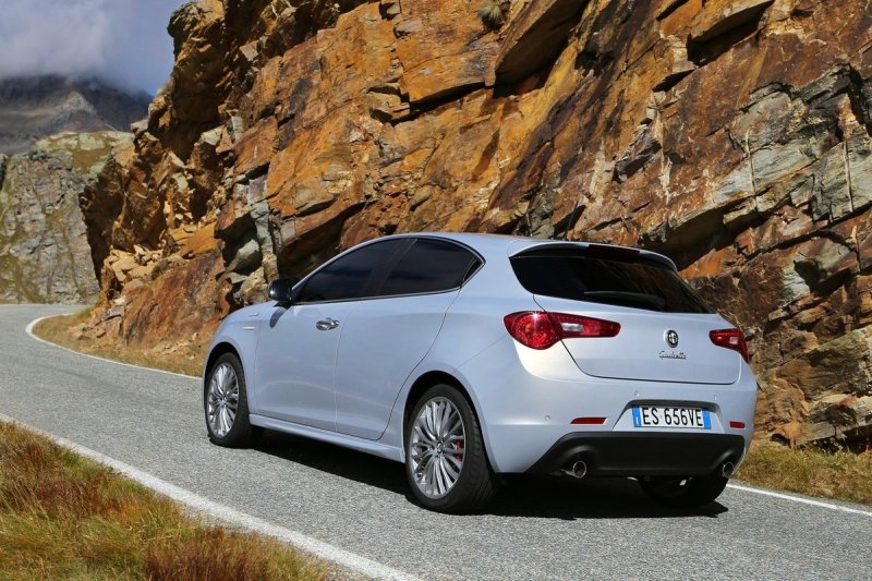 Передняя светотехника и стоп-сигналы оснащены светодиодными лампами