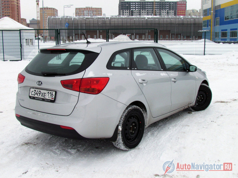 Зимой у водителей хлопот заметно больше, чем летом. С приходом зимы дорога отнимает кучу времени и тонны сил. Качество «зимних» проблем у всех одинаковое, а вот количество зависит от ряда причин, в числе которых не последнюю роль играет автомобиль. Что если зимовать на Kia cee’d_SW?