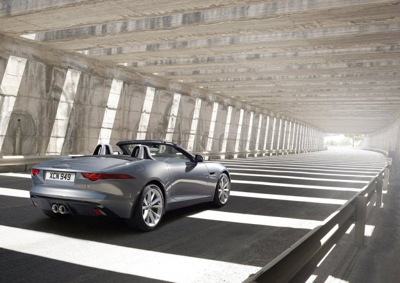 Инновационные разработки Jaguar в области алюминиевых технологий позволили создать для F-Type легкий и при этом прочный кузов