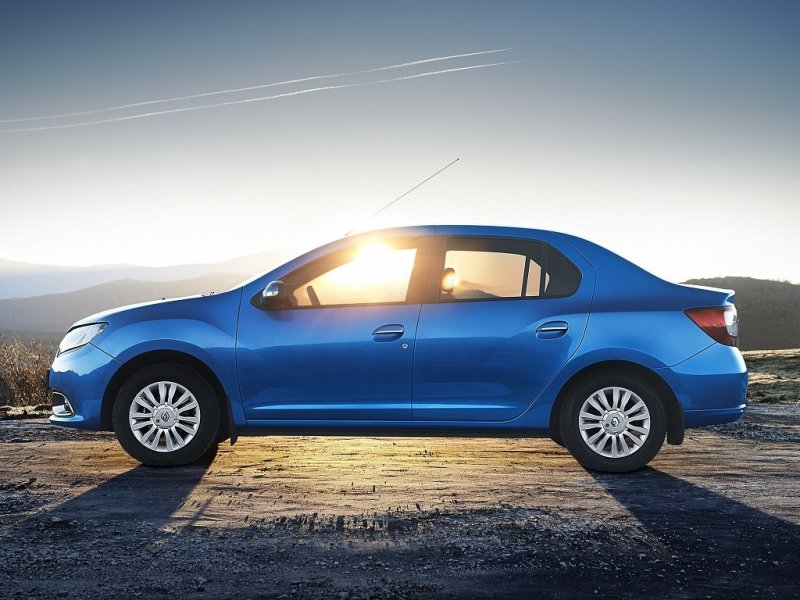 В профиль Renault можно отличить от Dacia по некоторым деталям