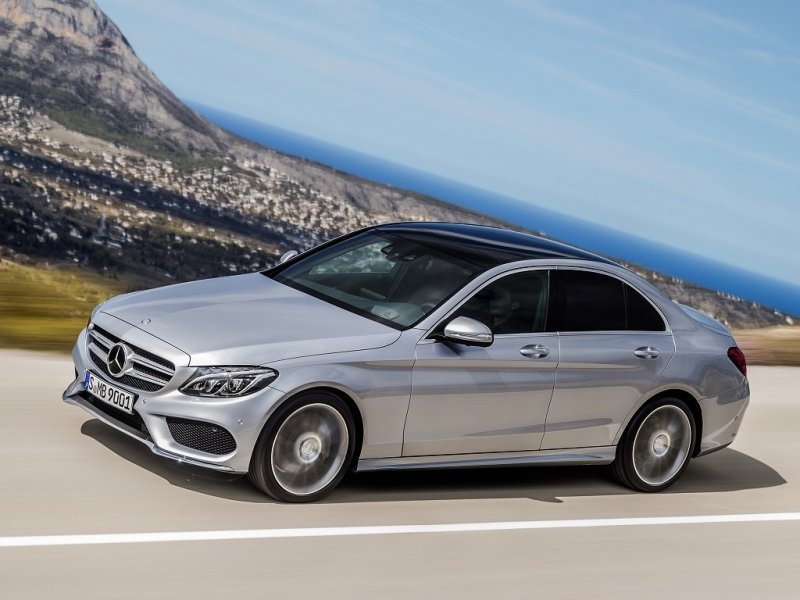 W205 будет предлагаться в трех дизайнерских исполнениях - Exclusive, Avantgarde, AMG. Перед вами исполнение AMG