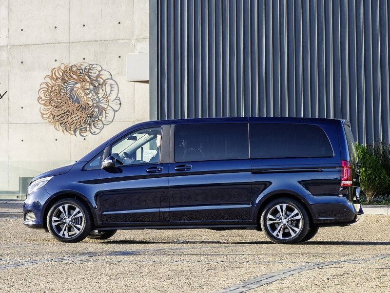 Профиль массивен, как и в случае с предшественником, но динамики в нем больше