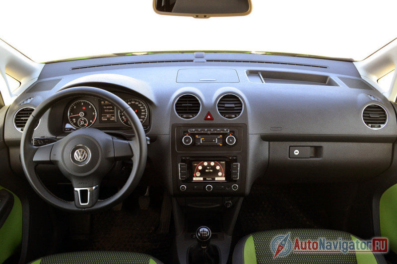 Передняя панель не уступает по функциональности и эргономичности моделям Golf и Tiguan
