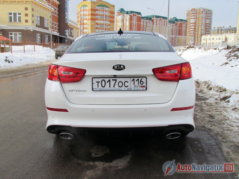 …а также слегка увеличенными задними фонарями