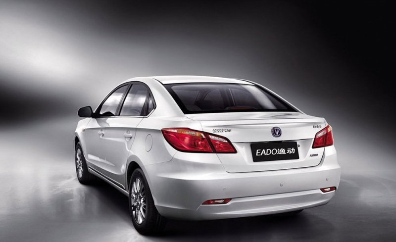 Корма симпатична, под такой дизайн, несомненно, нужен более мощный мотор