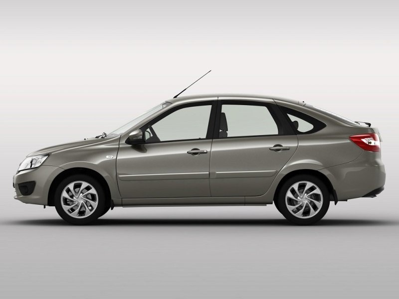 Профиль красят новые диски и симпатичная задняя стойка крыши