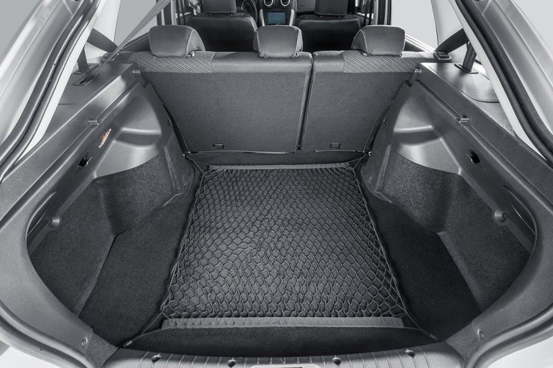 Багажник большой и удобный, наличие сеточки говорит о том, что АВТОВАЗ начинает заботиться о покупателе