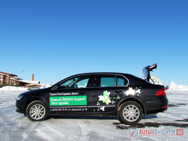 Система TwinDoor предполагает открытие только железной части, как у седана… 