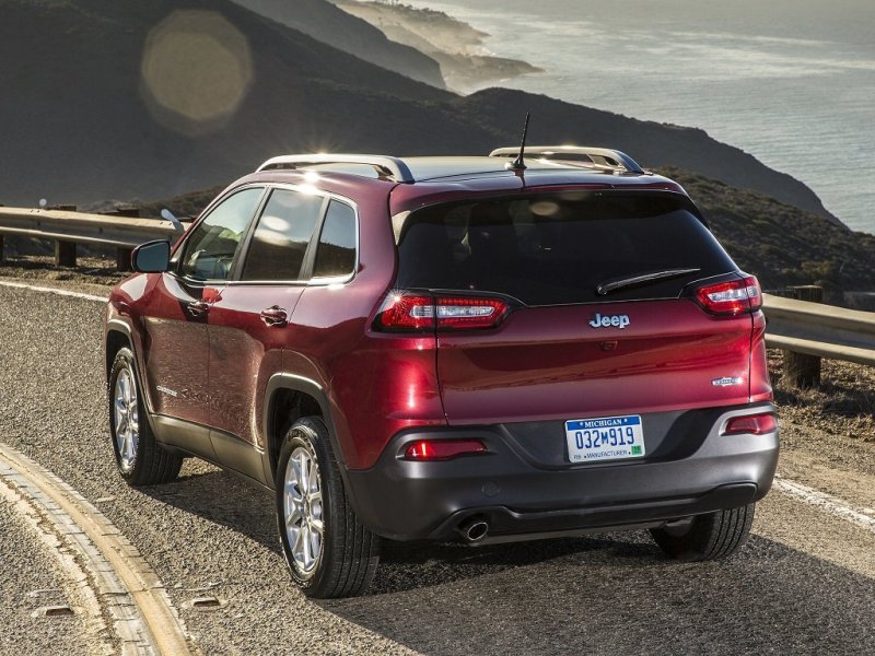 Корма проработана неплохо, но на детище Jeep не тянет