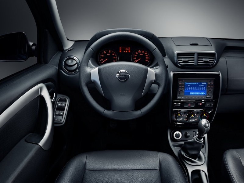 Салон получил переднюю панель измененного дизайна