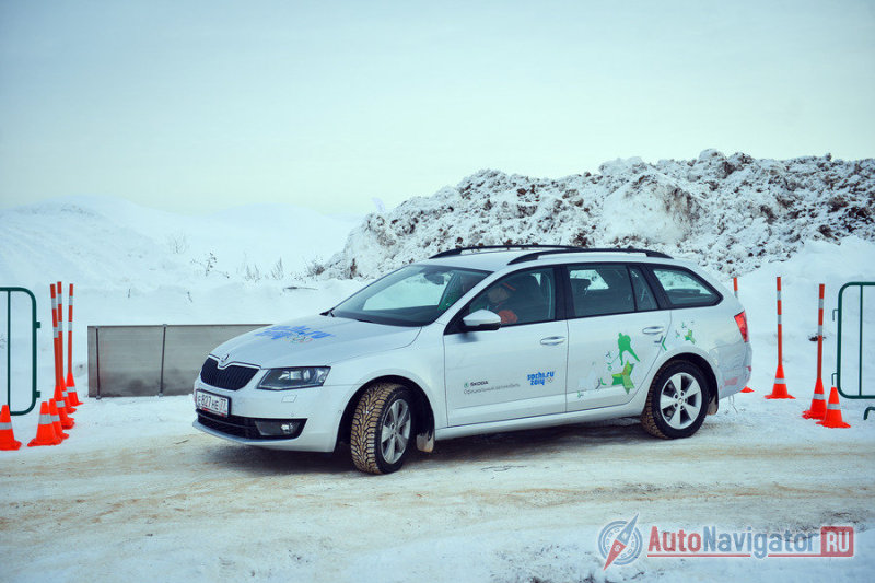 Полноприводный Combi сочетается исключительно с самым мощным турбированным двигателем 1.8 TSI (180 л.с. и 250 Нм), знакомым по многим моделям концерна Volkswagen. В какой-то степени его можно посчитать избыточным, хотя только он или дизель гарантируют «многорычажку» в задней подвеске