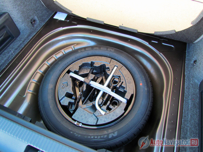 Понимая недопустимость такого шага в России, чехи предлагают у нас только универсалы с запаской, без органайзера