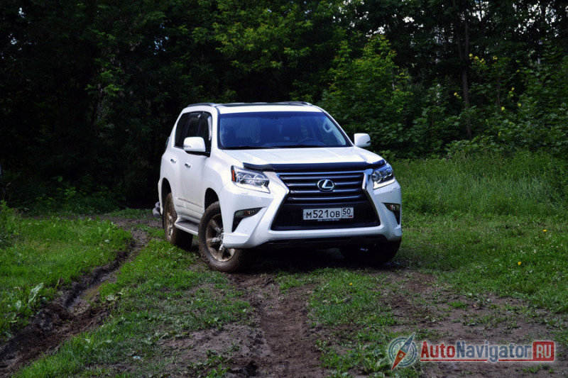 Передний бампер стал очень тяжеловесным. Немного уменьшился угол съезда, но возможностей автомобиля все равно достаточно