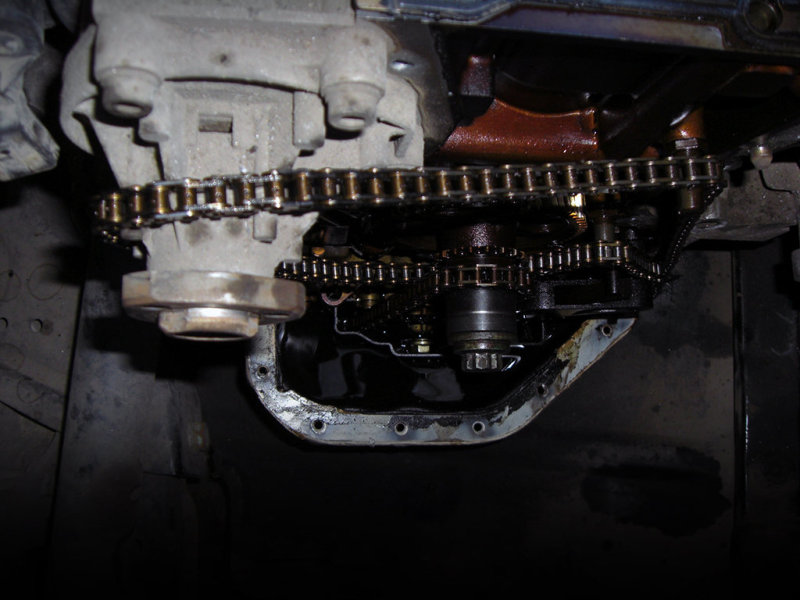 Цепь, например, придется заменить раньше 100-тысячного пробега. Работа будет стоить недешево