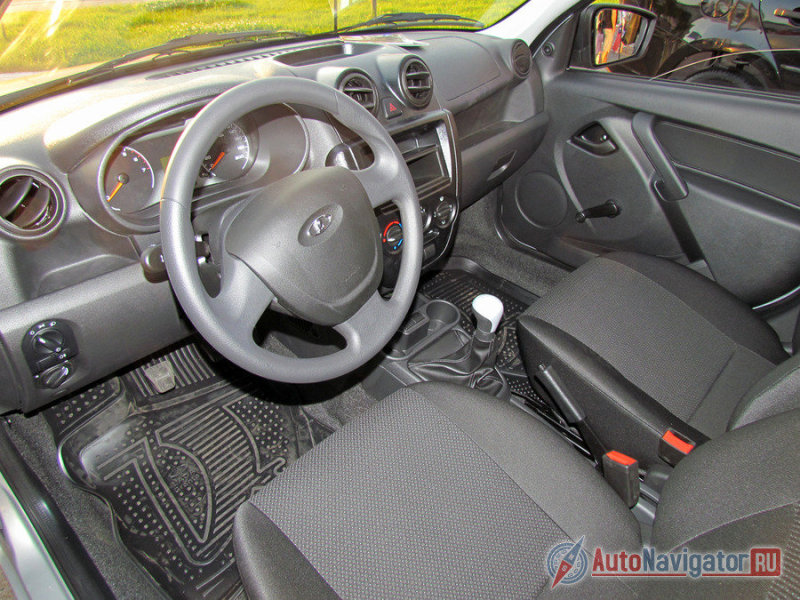 Салоне не изменился. На фото - базовая версия «стандарт»