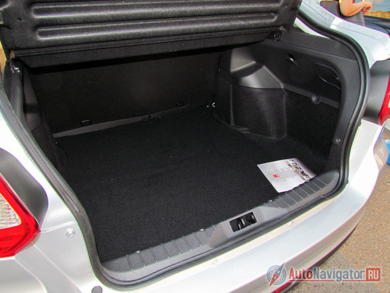 Багажник - точно самое очевидное достоинство лифтбека