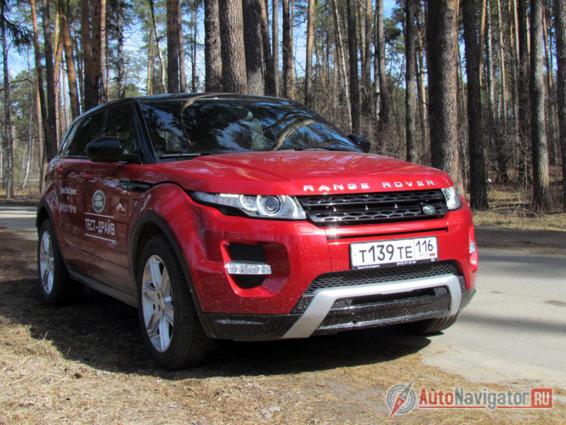 Инженерная школа Jaguar-Land Rover, в лучших традициях концерна, обучила Evoque отличным повадкам. «Обычная» машина без опциональной адаптивной подвески едет очень сбалансировано