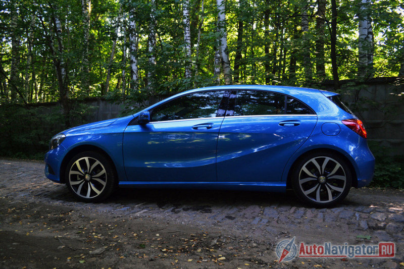 Выштамповки на боковинах. Да, вроде бы ничего особенного, всего две линии, но, если бы их не было, то получился бы пылесос