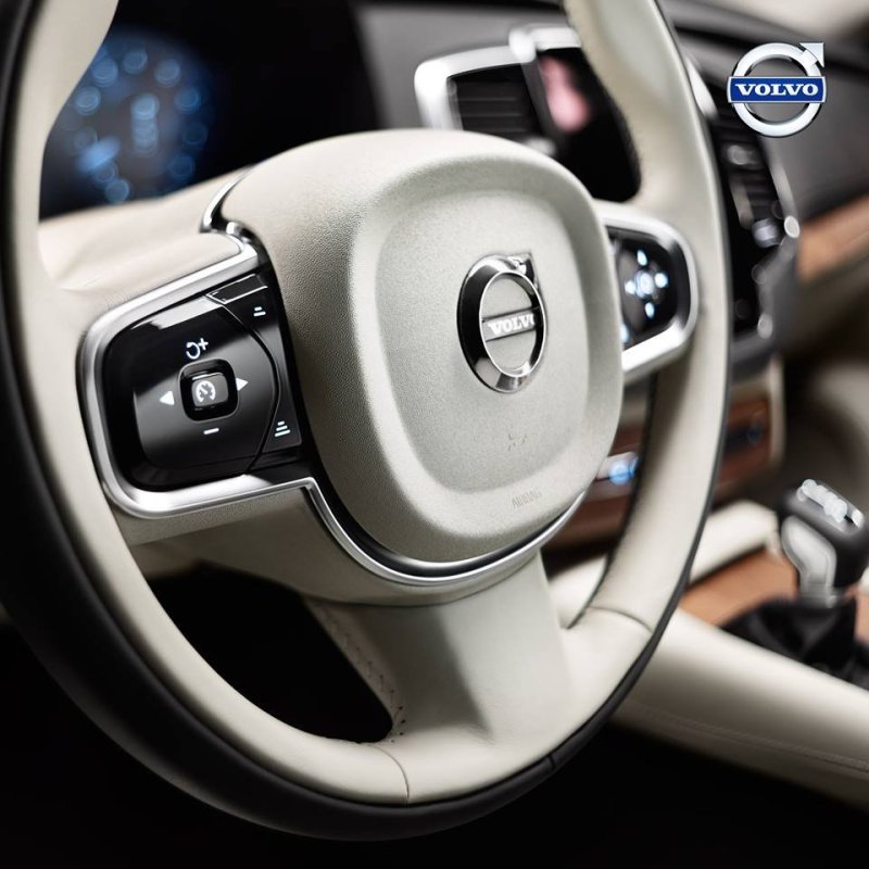 Интерьер Volvo XC90 II - официальное фото